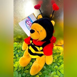 DISNEY WINNIE THE POOH VALENTINES NWT VTG 90s BEAN BAG PLUSH DISNEY EXCLUSIVE